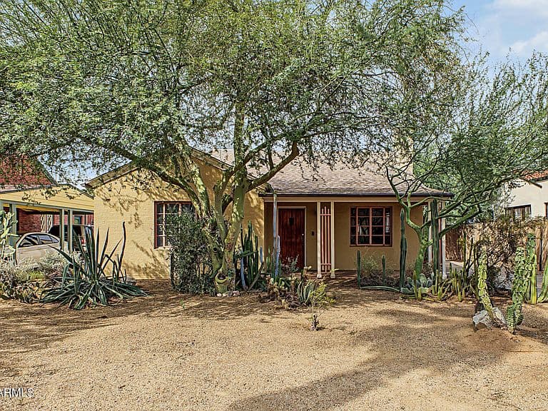 1126 W WILLETTA Street photo 2