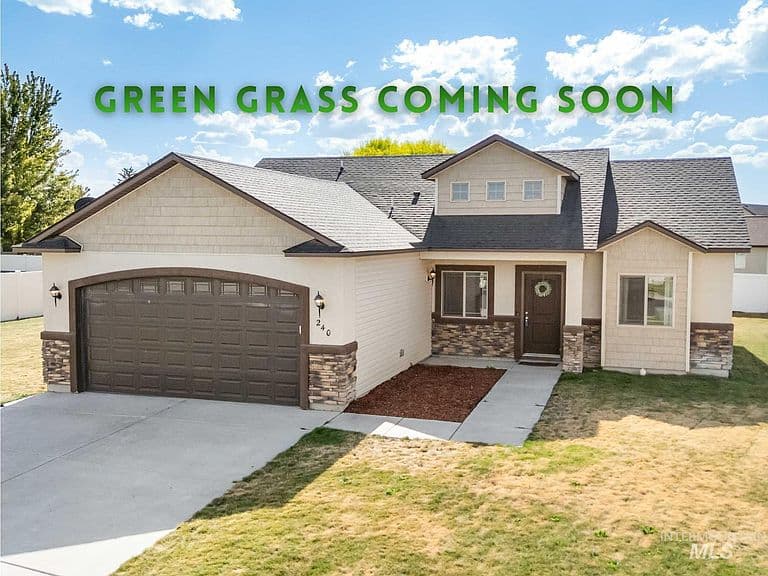 240 Glacier Meadows Way photo 2