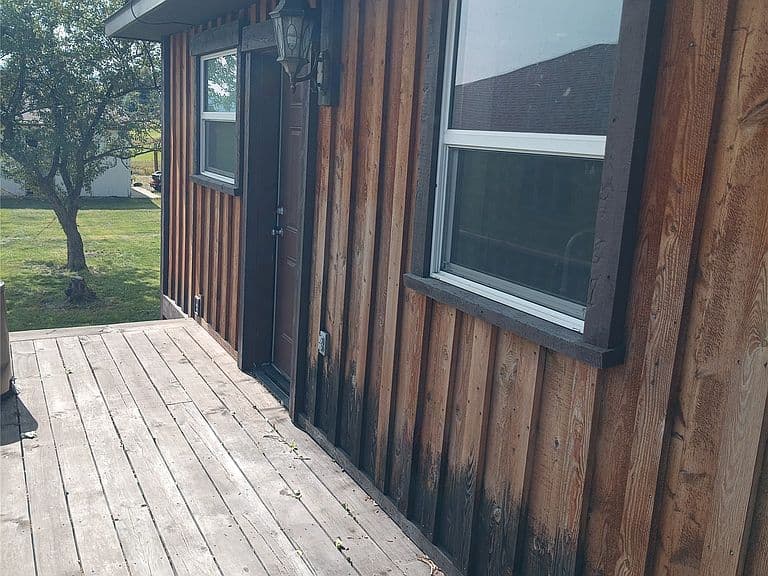 902 Rickards St photo 4