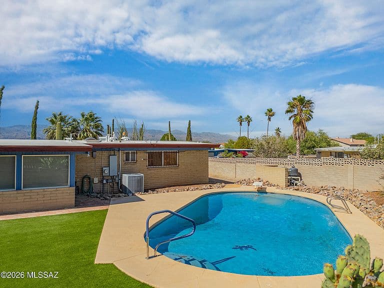 9460 E Pikes Peak Dr photo 5