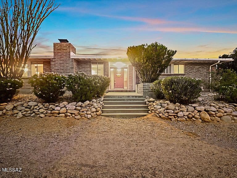 700 E Calle De Cibola photo 5