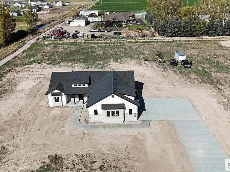 1596 Highfield Ln photo 2