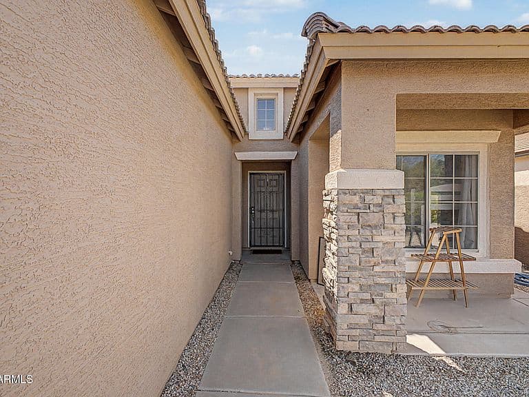 27928 N QUARTZ Drive photo 3