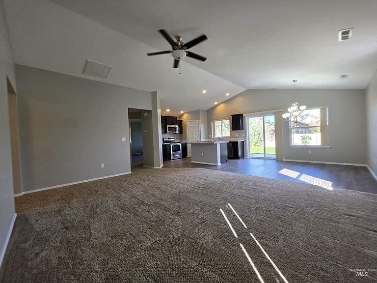 2080 N Swainson Ave photo 5