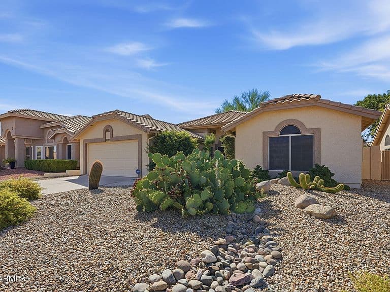 8461 W ROSEMONTE Drive photo 2
