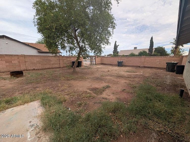 630 E MELROSE Drive photo 1