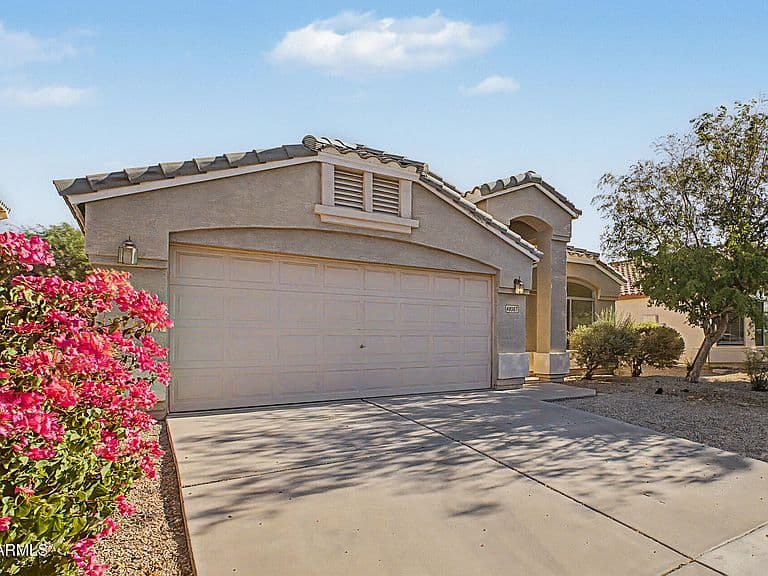 40367 W ROBBINS Drive photo 5