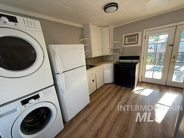 94 N Oneida St photo 5