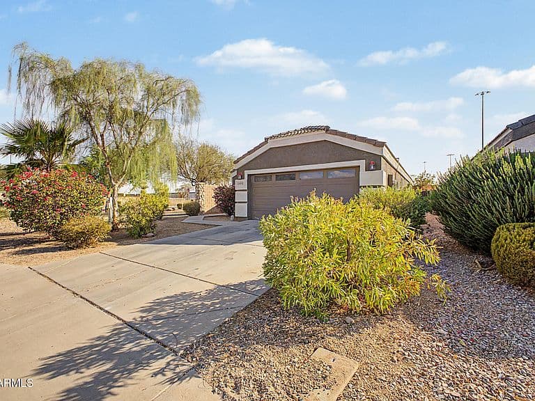 14804 N EL FRIO Street photo 3