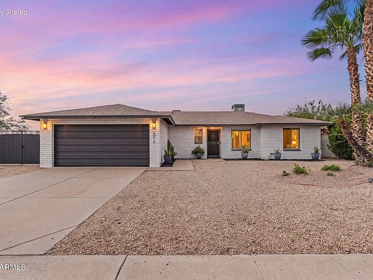 5816 E ACOMA Drive photo 1