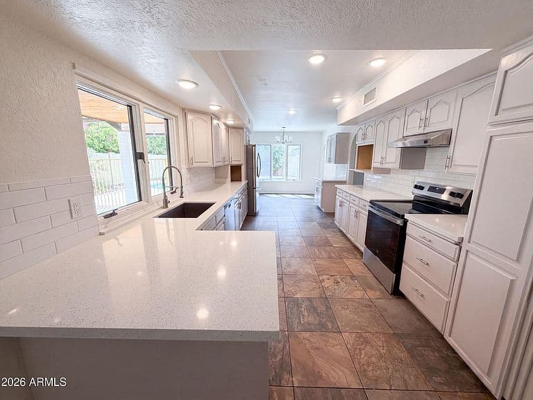 3151 W KINGS Avenue photo 2