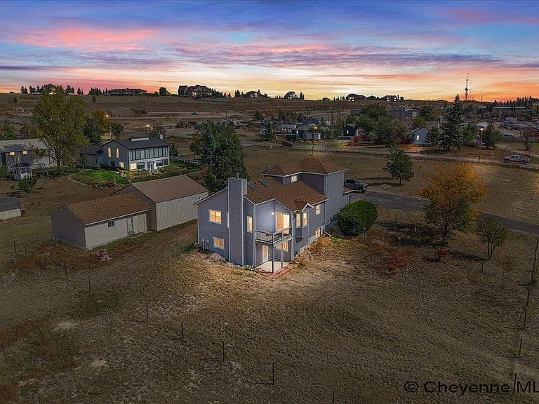 6300 Green Meadow Dr photo 2