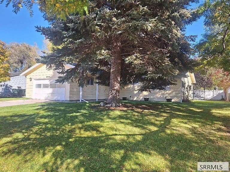 3744 Blue Grouse Dr photo 1