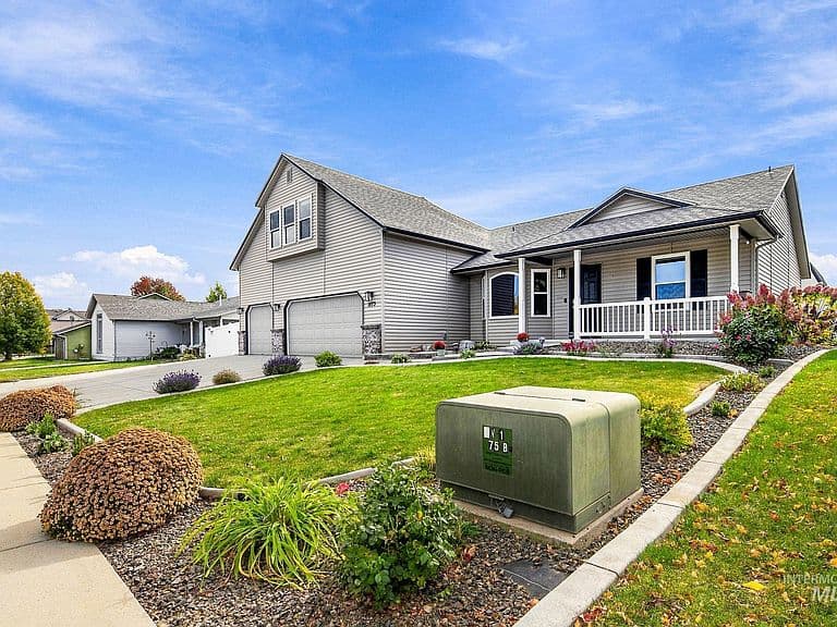 1873 W Yukon Dr photo 4