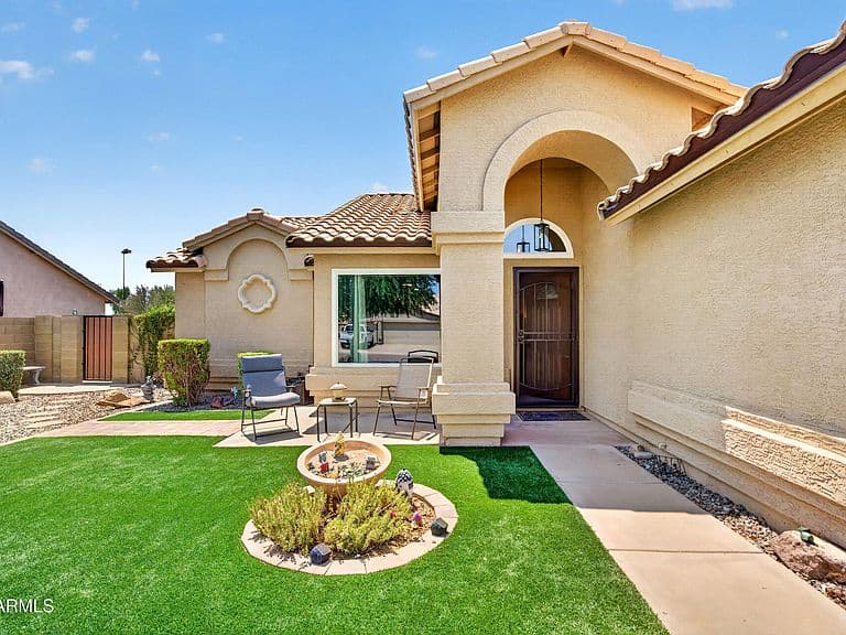 2155 E SHERRI Drive photo 5
