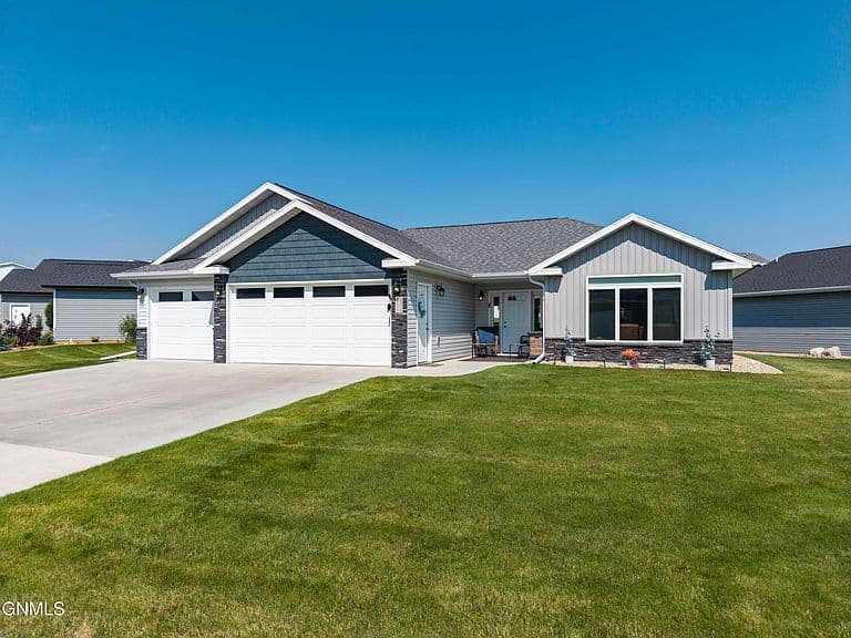 4813 Cornice Dr photo 1