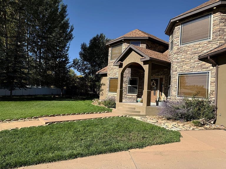 358 River Bend Dr photo 3