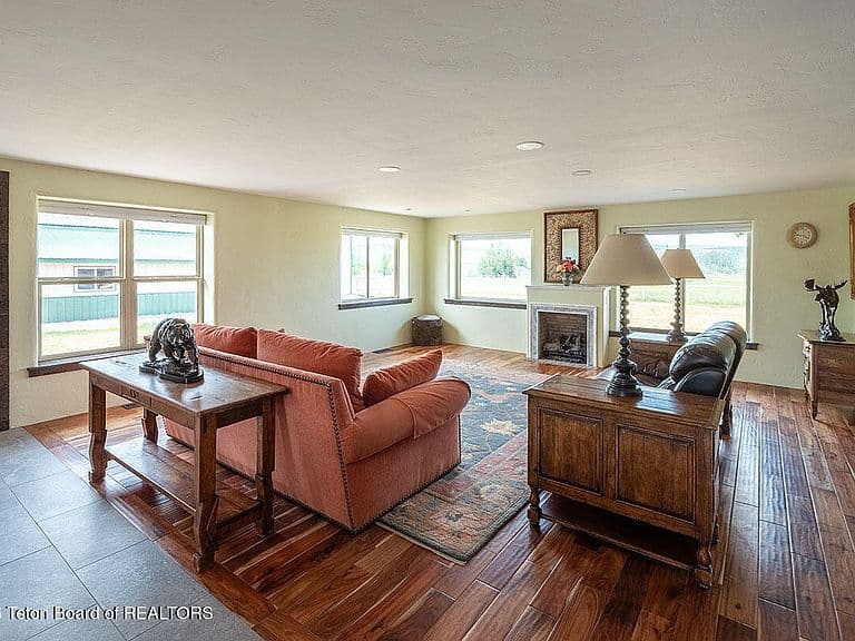 800 County Road 123 photo 3