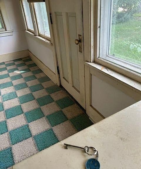 1105 4th St photo 3