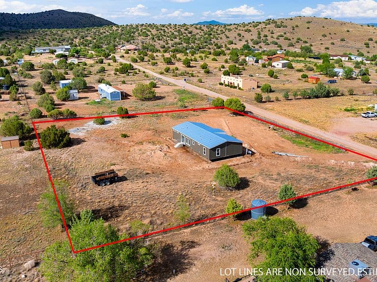 2726 N Shawnee Trl photo 3