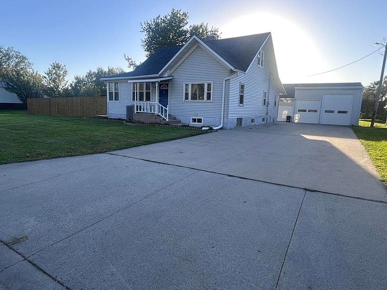 401 N Ben St photo 1