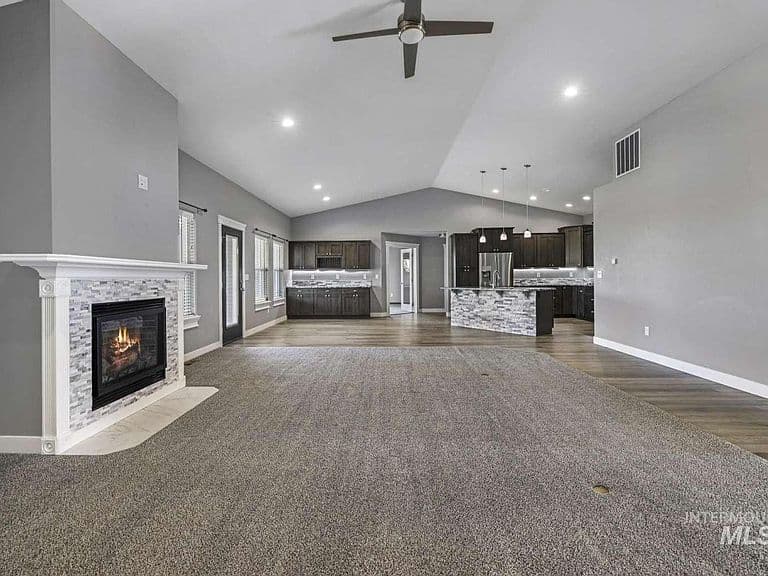 3847 N Glasswing Dr photo 5