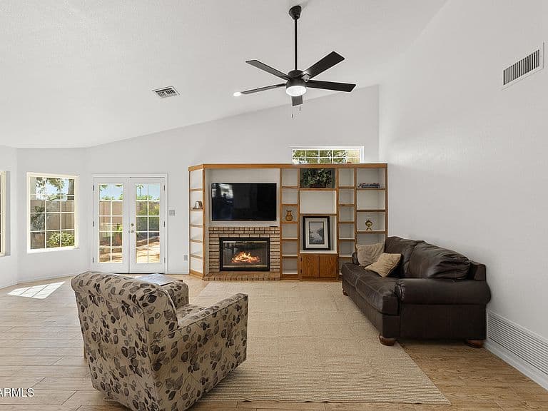 7021 W MCRAE Way photo 2
