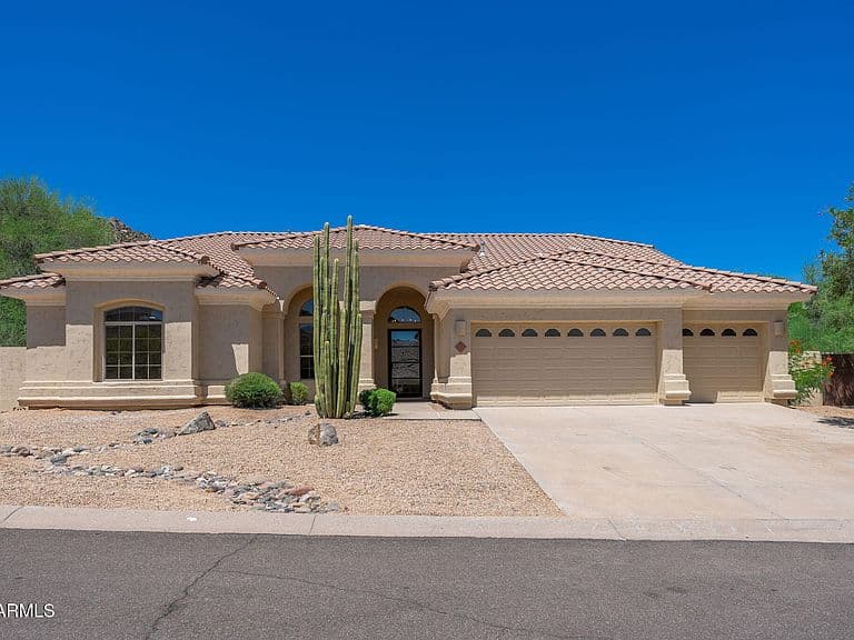 11552 E DESERT HOLLY Drive photo 2