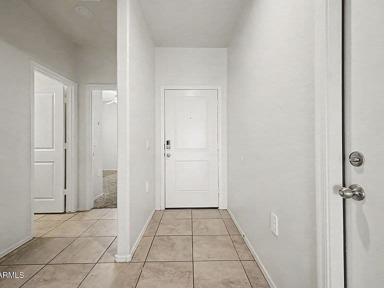 24542 W RAYMOND Street photo 3