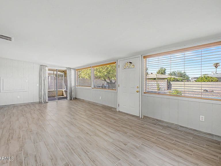 9418 W HIDDEN VALLEY Circle N photo 2