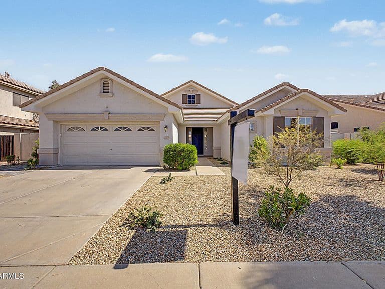 1669 E LAREDO Street photo 1