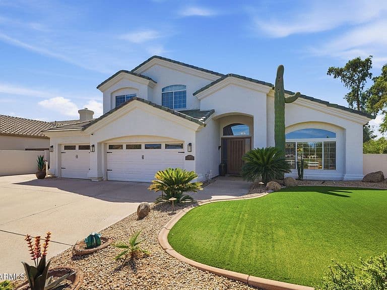 2415 E MALLORY Street photo 1