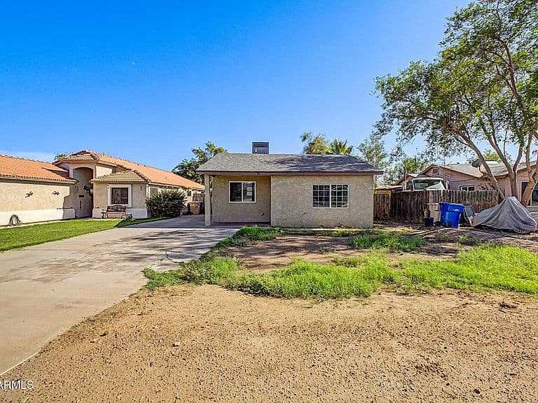 811 E EDISON Avenue photo 2