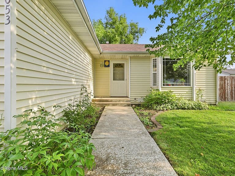 1053 W Heron Ave photo 3