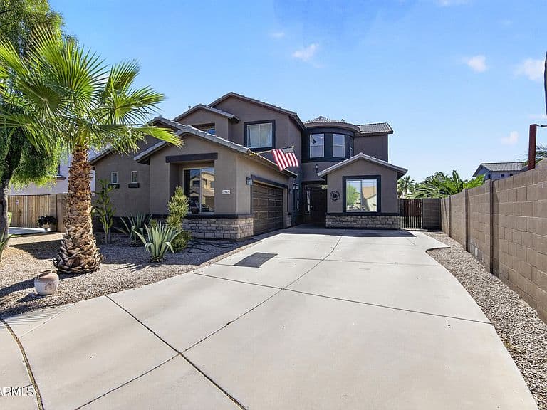 20621 N JONES Drive photo 1