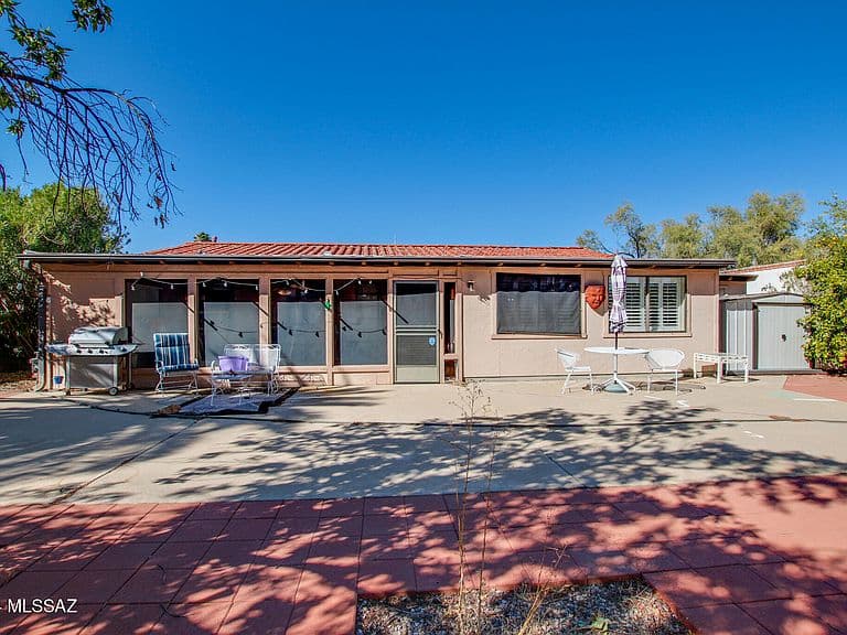 321 S Abrego Dr photo 5