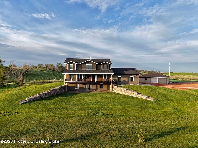 1744 Highway 22 photo 2