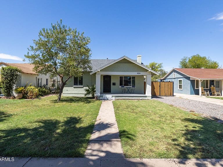 1834 N MITCHELL Street photo 2