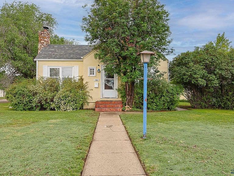 1501 Albany Ave photo 1