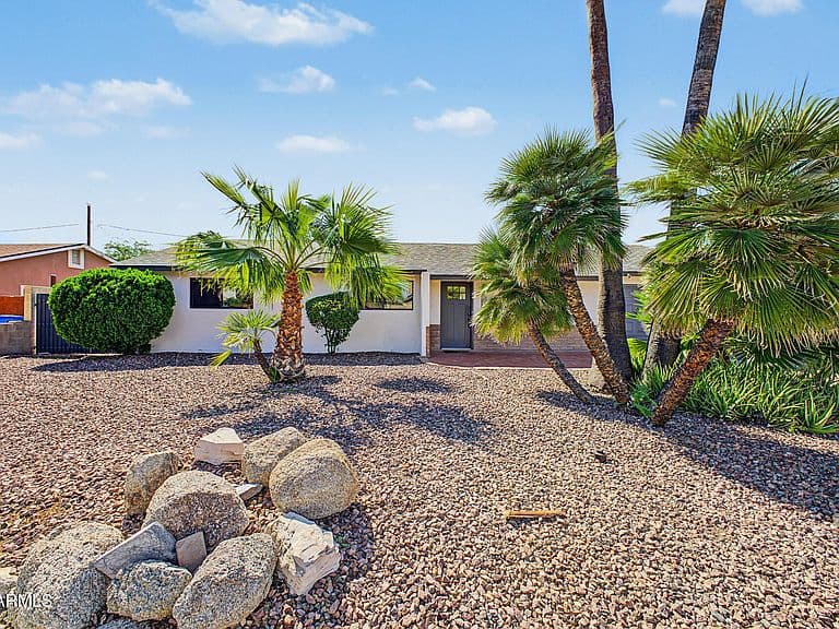 2501 E BLANCHE Drive photo 4