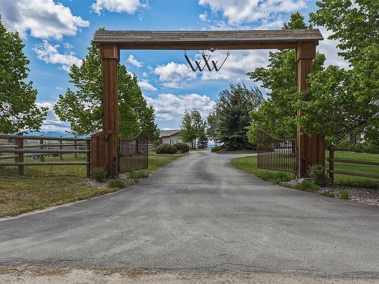 460 Windwalker Trl photo 3