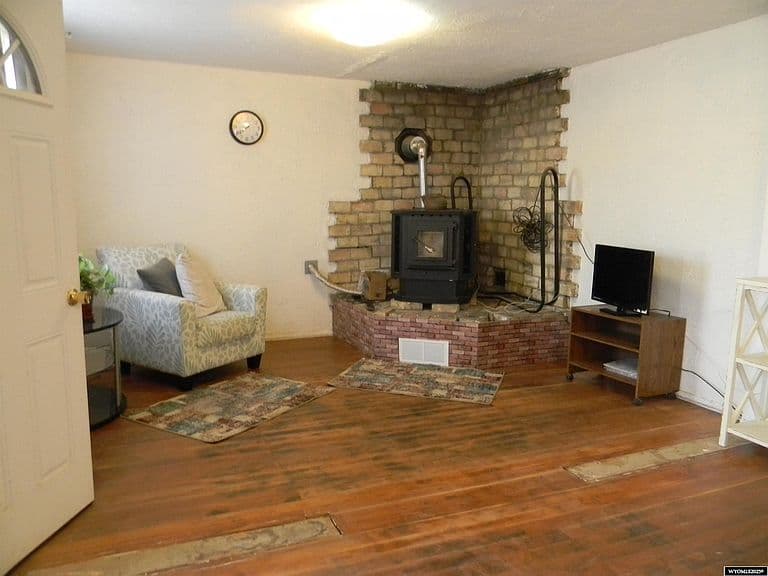 307 Diamondville Ave photo 3