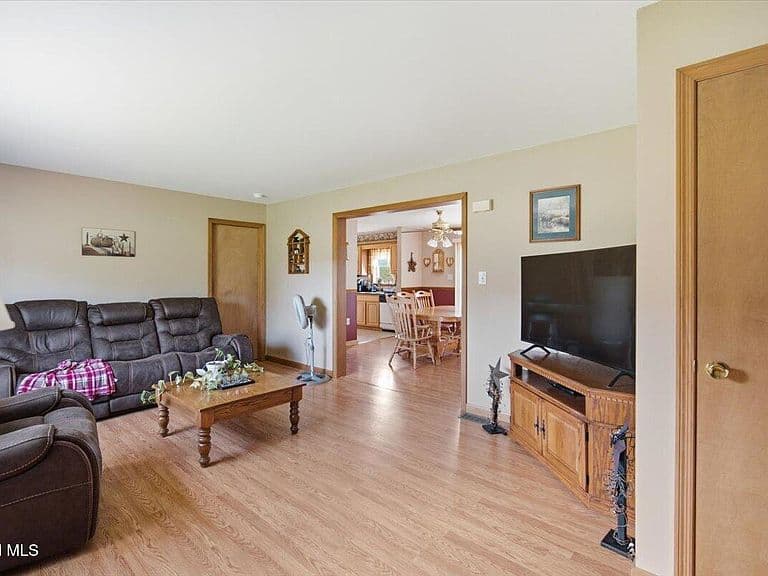 123 Factory Hollow Road photo 4