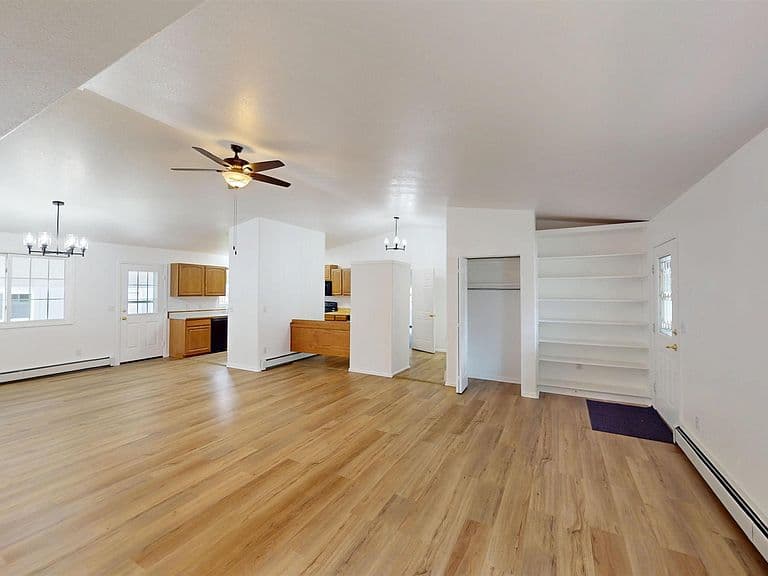 600 Wood St photo 5