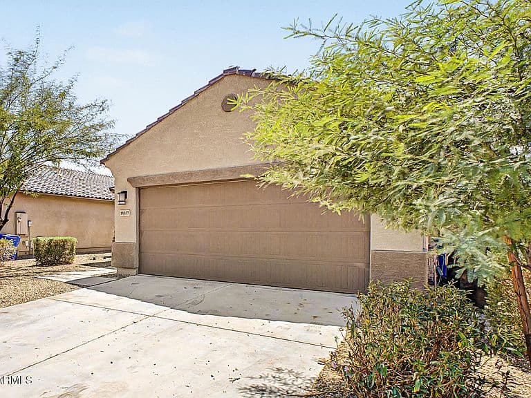 18057 W IDA Lane photo 4