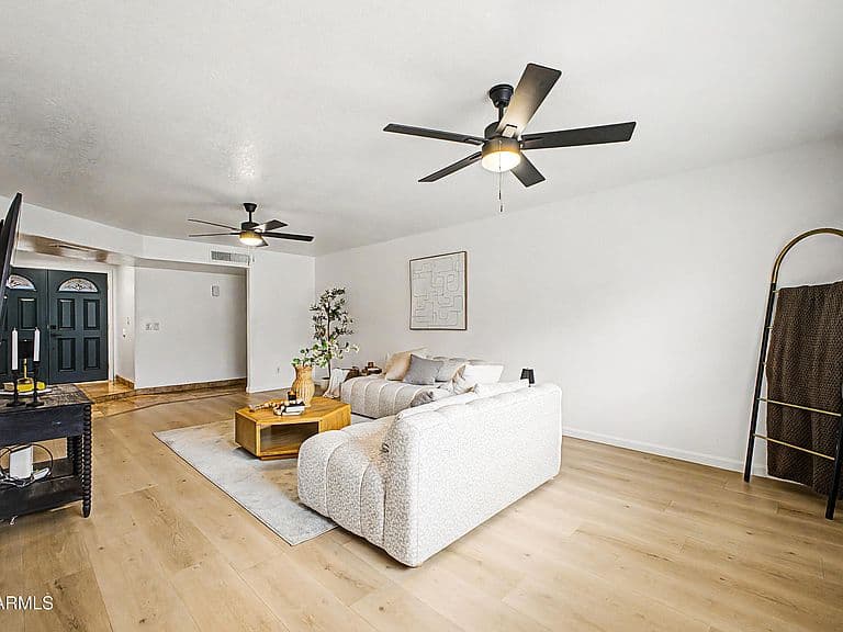 5432 W Dahlia Drive photo 4