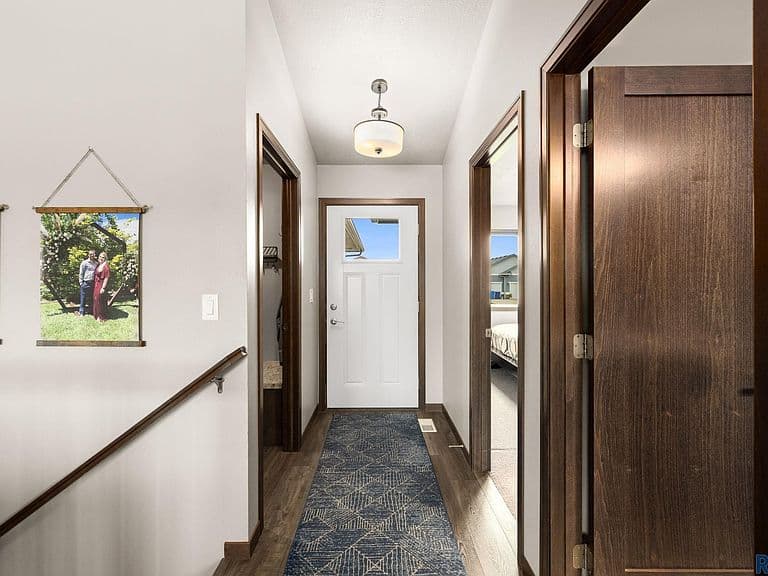 503 Miah St photo 3