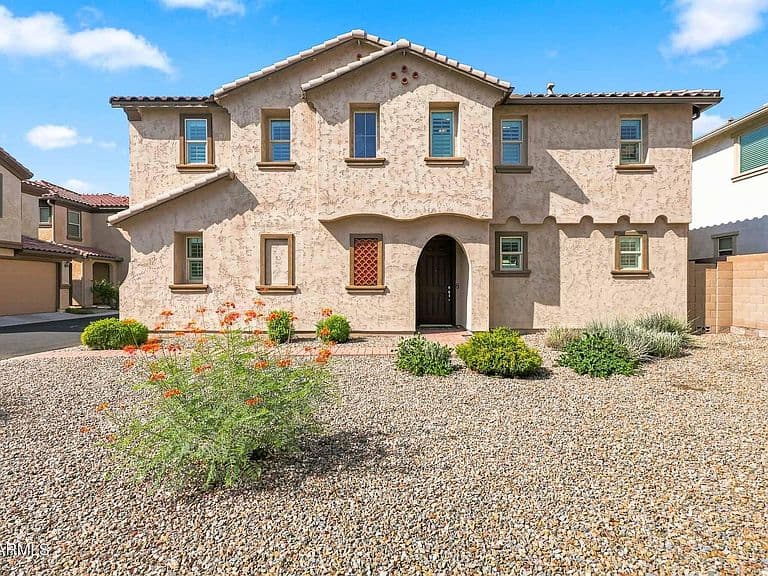 4636 E BECK Lane photo 1