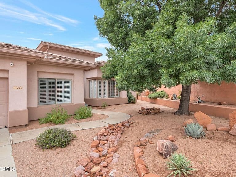 210 White Tail Drive photo 3