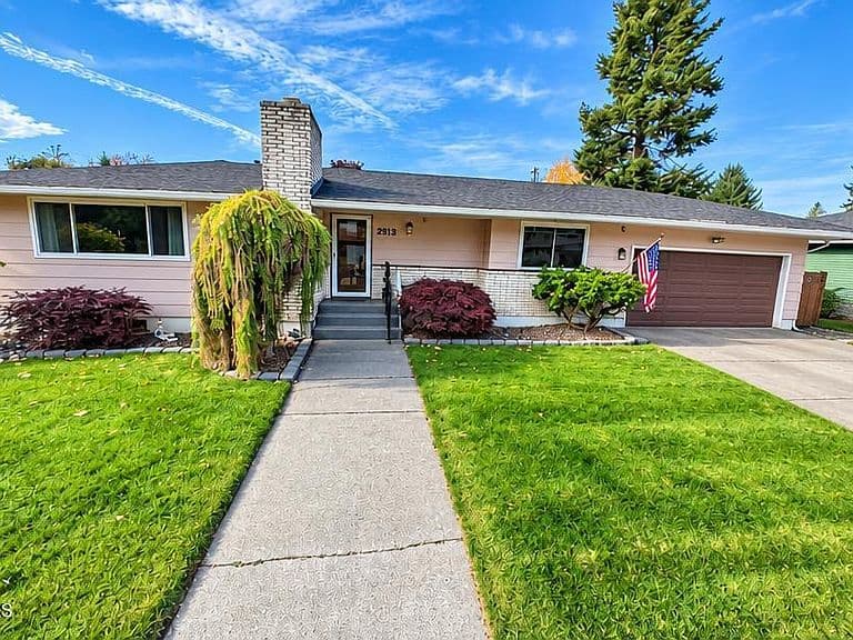 2313 N Honeysuckle Dr photo 1